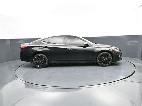Used 2022 Nissan Altima 2.5 SR w/ Midnight Edition Package AWD/4WD image 5