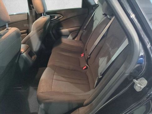 Used 2016 Chrysler 200 Limited w/ Convenience Group FWD image 22