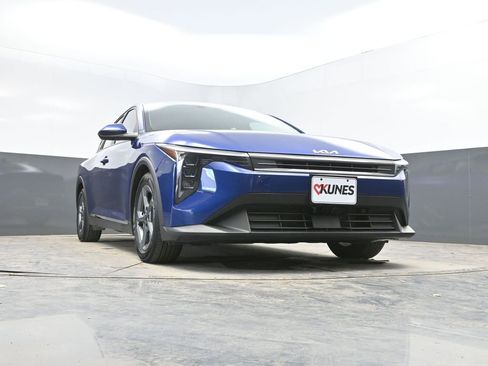 Used 2025 Kia K4 LXS image 32