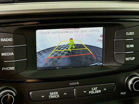 Used 2017 Kia Sorento AWD image 5