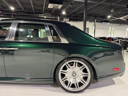 Used 2022 Rolls-Royce Phantom Sedan image 53