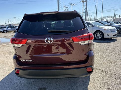 Used 2018 Toyota Highlander LE image 8