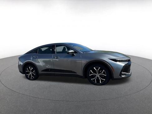 Used 2025 Toyota Crown XLE image 2