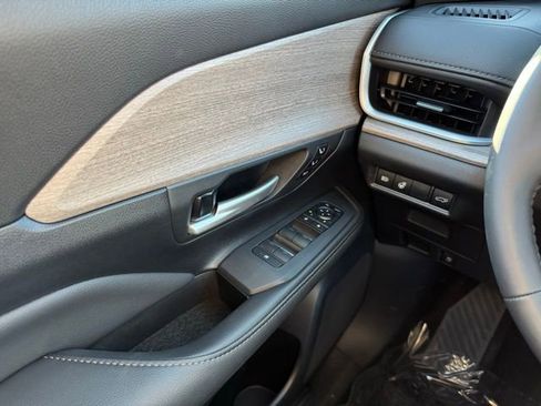 Certified 2026 Toyota Grand Highlander Limited AWD/4WD image 36