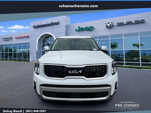 Used 2023 Kia Telluride EX w/ EX Captain's Chair Package AWD/4WD image 2