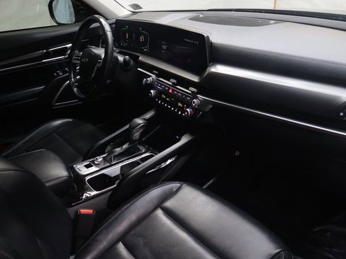 Used 2024 Kia Telluride LX image 11