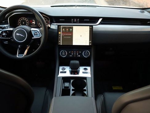 Used 2026 Jaguar F-PACE R-Dynamic S AWD/4WD image 9