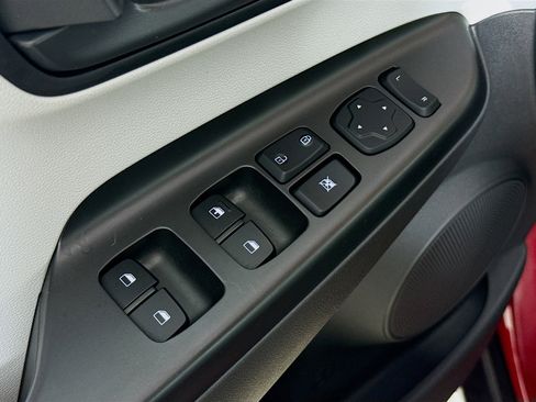 Used 2023 Hyundai Kona SE image 20