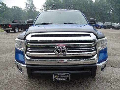 Used 2016 Toyota Tundra CrewMax w/ TRD Off-Road Pkg AWD/4WD image 5