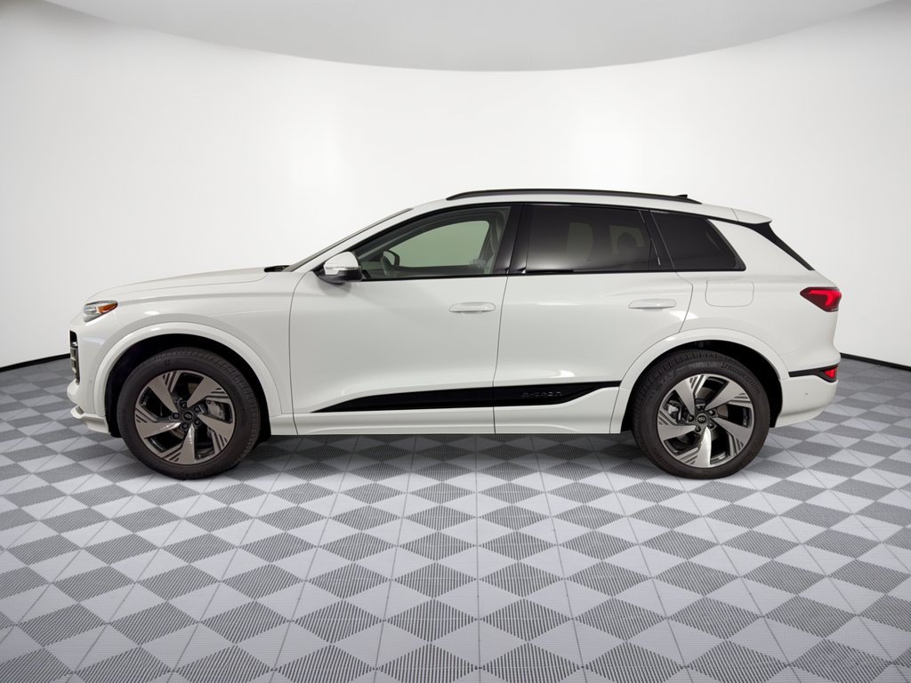 Used 2025 Audi Q6 e-tron Premium Plus w/ Premium Plus AWD/4WD image 2