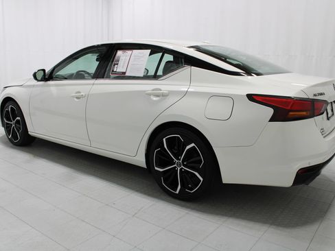 Used 2024 Nissan Altima 2.5 SR FWD image 8