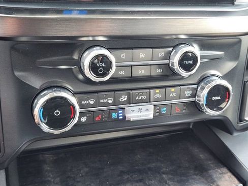 Used 2024 Ford F250 Lariat w/ Sport Appearance Package AWD/4WD image 19