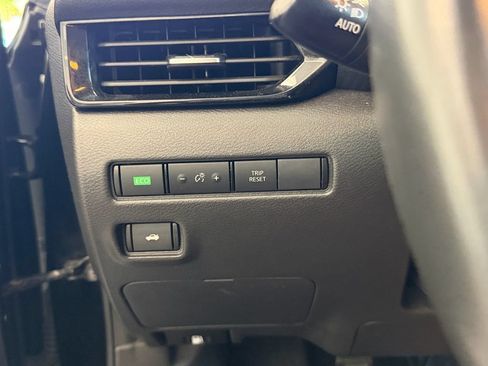 Used 2022 Nissan Sentra SV FWD image 26