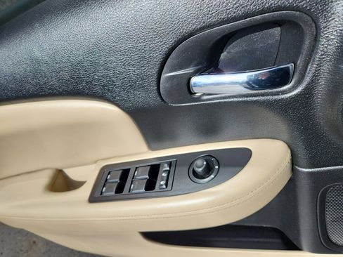 Used 2011 Chrysler 200 Limited image 16