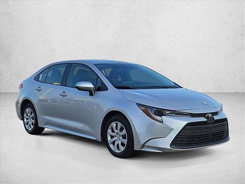 Used 2024 Toyota Corolla LE FWD image 3