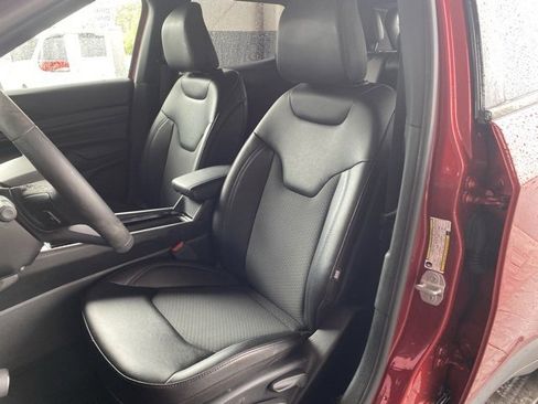 Used 2025 Jeep Compass Latitude w/ Altitude Special Edition image 9