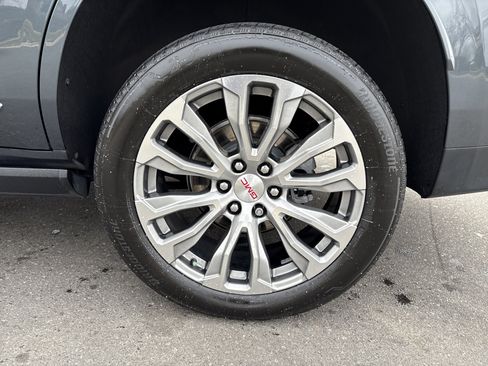 Used 2021 GMC Yukon Denali image 13