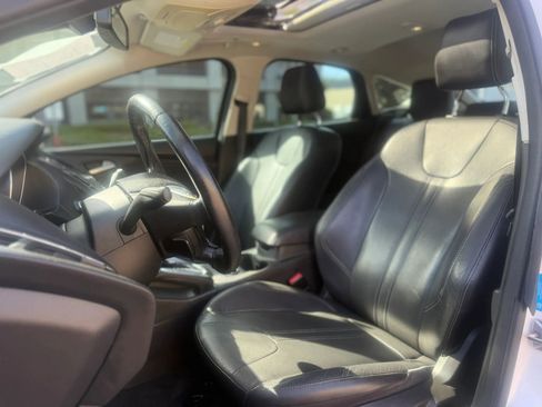 Used 2012 Ford Focus Titanium image 10