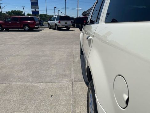 Used 2007 Chrysler Aspen Limited AWD/4WD image 16