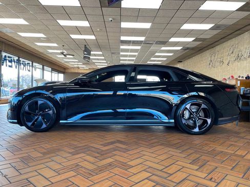 Used 2024 Lucid Air Touring image 5