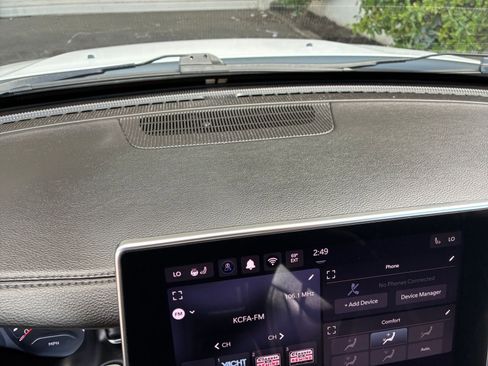 Used 2025 Jeep Compass Limited image 17