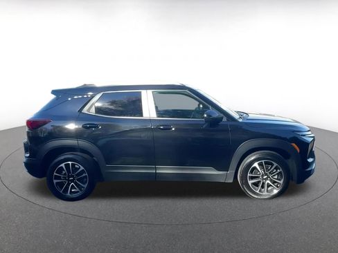 Used 2025 Chevrolet TrailBlazer LT image 11