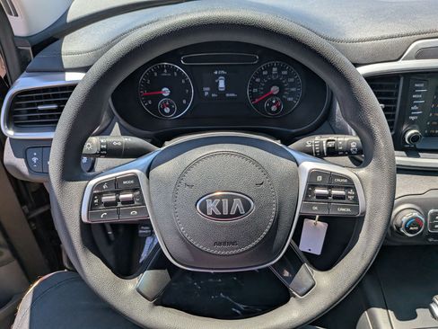Used 2019 Kia Sorento AWD V6 image 15