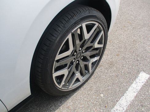 New 2026 Ford Expedition Platinum image 25