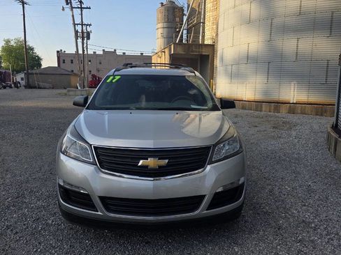 Used 2017 Chevrolet Traverse LS FWD image 7