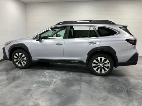 Used 2024 Subaru Outback Limited AWD/4WD image 12