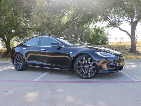 Used 2018 Tesla Model S 100D AWD/4WD image 1