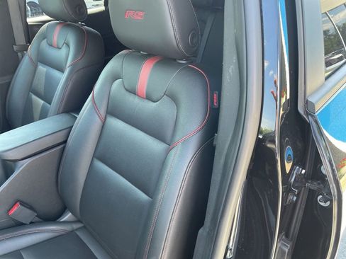Used 2025 Chevrolet Trax RS FWD image 5