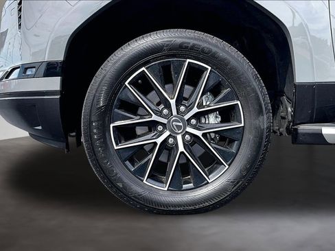 Used 2025 Lexus GX 550 w/ Accessory Package (2T) AWD/4WD image 9