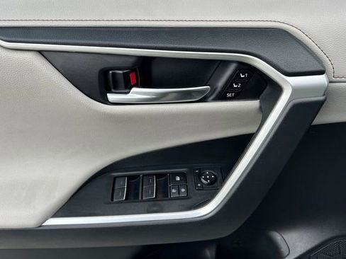 Used 2024 Toyota RAV4 Limited image 12