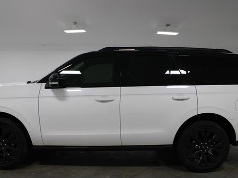 Used 2025 Ford Expedition Platinum w/ Stealth Appearance Package image 6