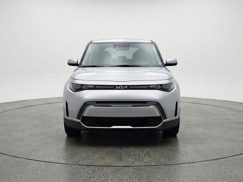 Used 2025 Kia Soul LX w/ LX Technology Package image 2