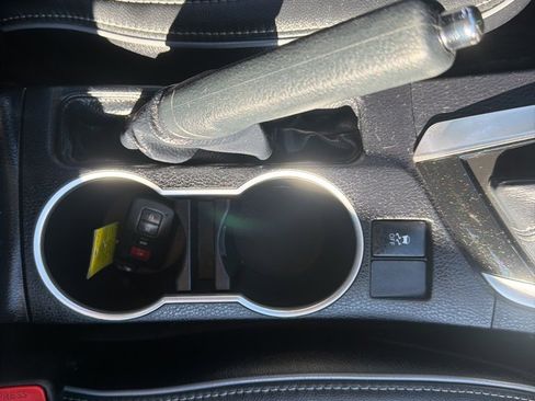 Used 2018 Toyota Corolla L image 32