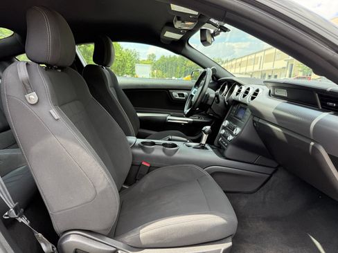 Used 2019 Ford Mustang GT RWD image 36