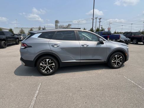 Used 2024 Kia Sportage EX FWD image 8