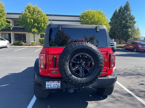 Used 2023 Ford Bronco Wildtrak image 9