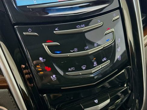 Used 2019 Cadillac Escalade Premium Luxury w/ Escalade Sport Edition image 18