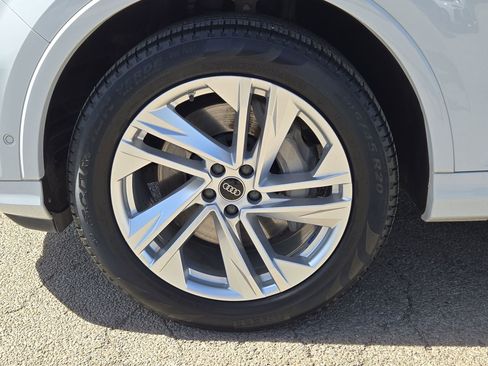 Used 2023 Audi Q7 2.0T Premium w/ Convenience Package image 11