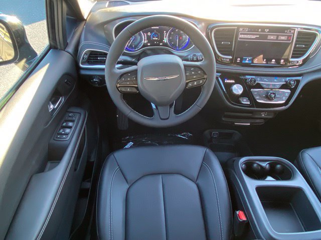 New 2026 Chrysler Pacifica Select w/ S Appearance Package FWD image 38