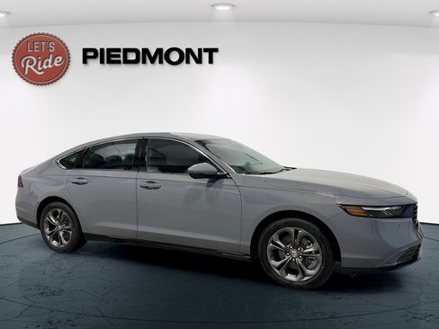 New 2025 Honda Accord EX-L image 3