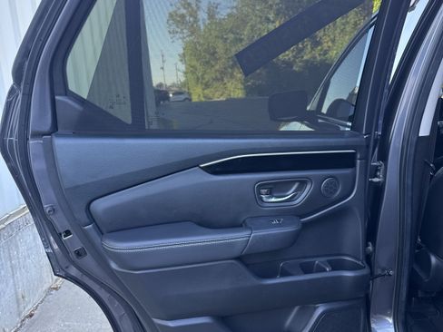 Used 2024 Honda Pilot Touring image 12
