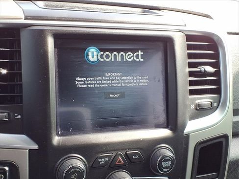 Used 2019 RAM 1500 Classic SLT w/ Luxury Group image 14