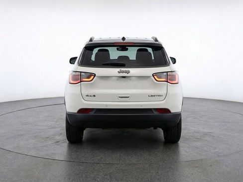 Used 2025 Jeep Compass Trailhawk image 7