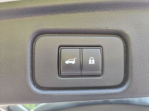 Used 2025 Nissan Pathfinder Platinum AWD/4WD image 10