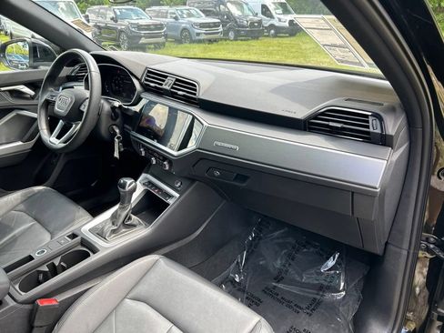 Used 2025 Audi Q3 2.0T Premium AWD/4WD image 42