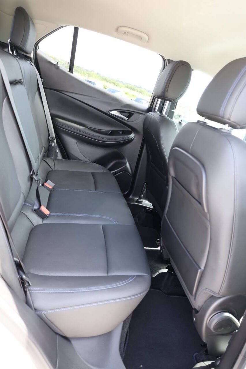 Used 2025 Buick Encore GX Sport Touring w/ Comfort Package AWD/4WD image 16